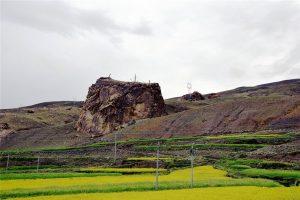 Simila Mountain in Gyangze County, Shigatse