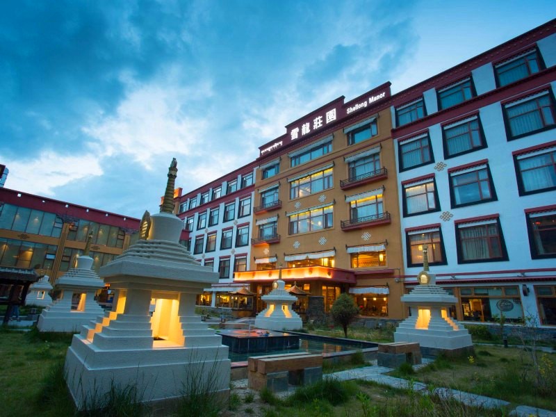 Lhasa La Garry Snow Dragon Manor Resort