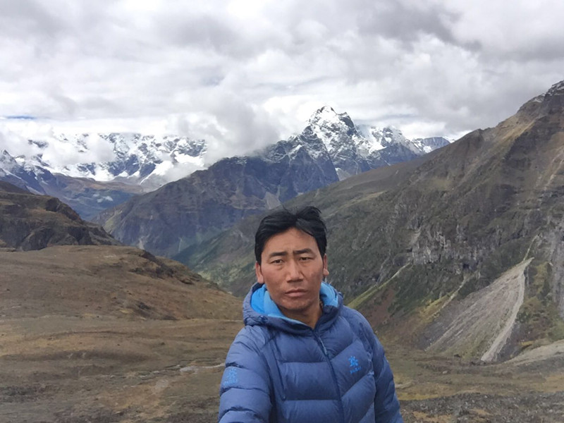 Ngawang-Tibet English-speaking Tour Guide