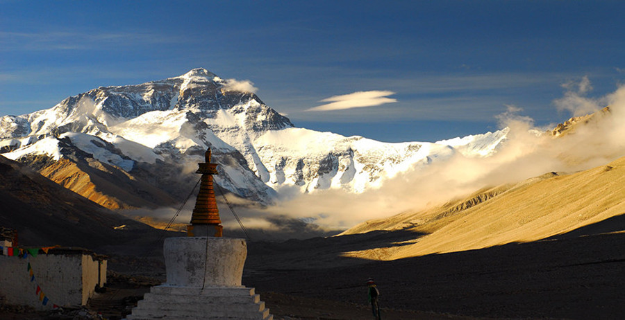 Rongbuk Monastery and Mount Everest View in Tingri County, Tibet